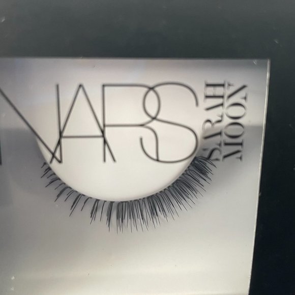 NARS Sarah Moon Eyelashes - New in box, never opened. Numéro 10 - 2420 - Picture 8 of 8